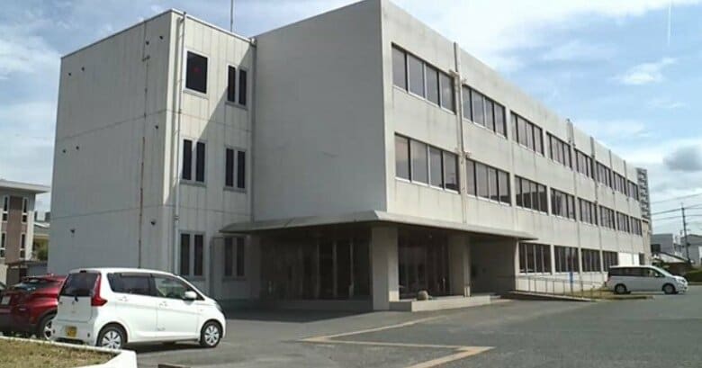 青少年健全育成条例違反容疑で逮捕送検　児童自立支援施設の男性職員に罰金30万円｜FNNプライムオンライン
