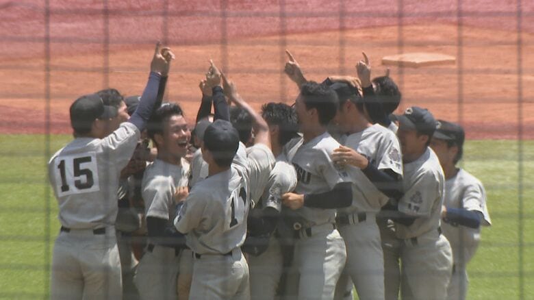 夏の高校野球新潟大会決勝 “春の王者”中越と“去年夏の覇者”新潟産大附属の互いに譲らぬ熱戦の末…中越が7年ぶり12回目の甲子園出場決める｜FNNプライムオンライン