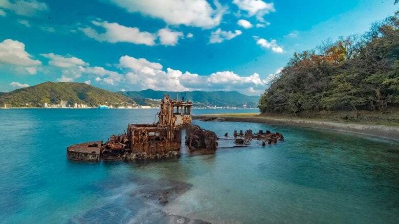 神秘の「水没」の世界へ。森や廃墟、電柱と水が織りなす異空間【一人旅研究会の“日本”ノスタルジック写真館】｜FNNプライムオンライン
