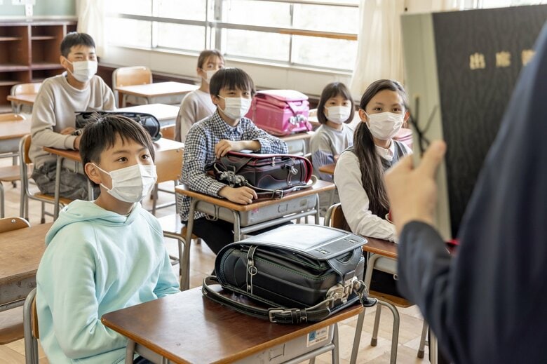 「マスク着用」「給食は黙食」はどう変化？小中学校の感染対策を見直した福岡市と江戸川区に現状を聞いた｜FNNプライムオンライン