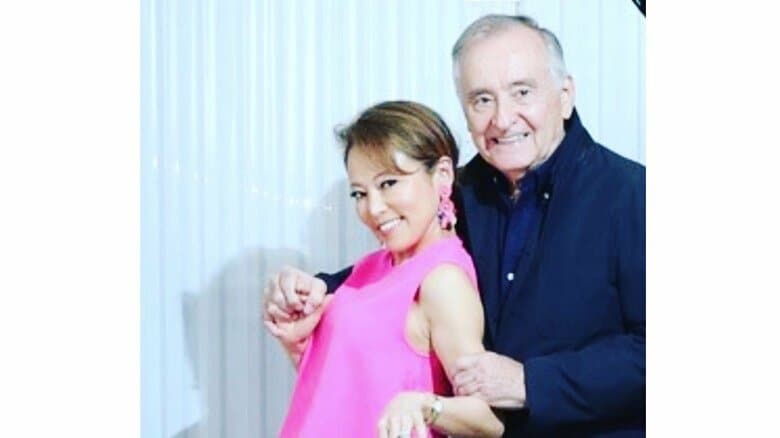 イベントに行く際、会場まで車を運転するという「実際の作業」は夫。計画してドレスコードをチェックして準備する「ついでの作業」は私