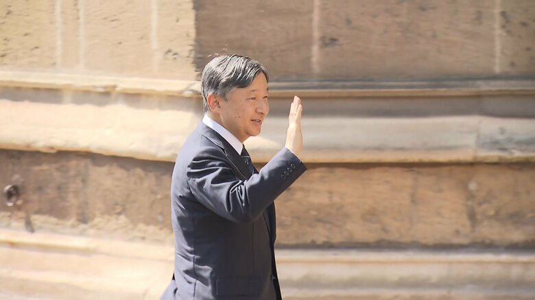 6月27日、ウィンザー城の聖ジョージ礼拝堂を訪問された陛下。エリザベス女王とフィリップ殿下の墓を私的に拝礼された。