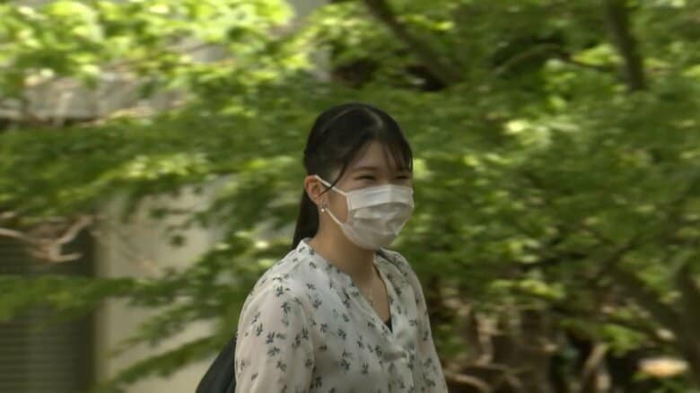 学習院大キャンパスに登校された愛子さま（午前10時半ごろ）