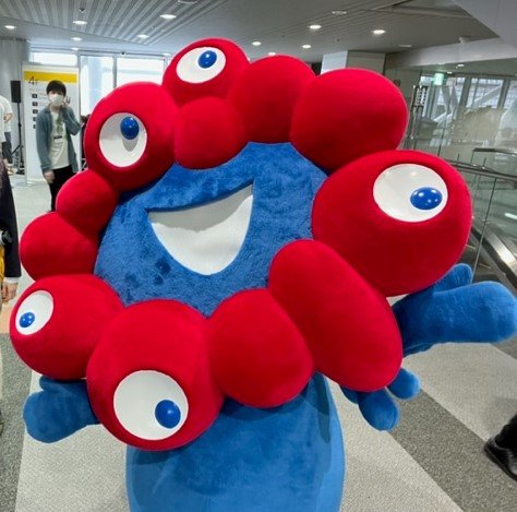 会場には大阪・関西万博の公式キャラクター「ミャクミャク」も登場