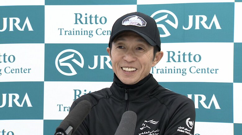 共同会見を行う武豊騎手