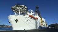 レアアースの試験採掘へ…地球深部探査船「ちきゅう」南鳥島近海へ向け出航