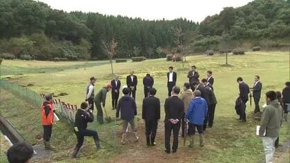 県内の協同組合の代表が苗木植樹　連携深め社会貢献の認知度向上目指す　秋田・由利本荘市