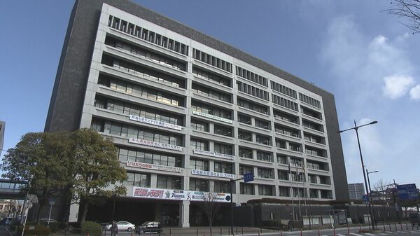 田ノ浦ビーチでハンマーヘッドシャーク目撃、マリンスポーツ一時禁止 - スポーツ news from FNNプライムオンライン