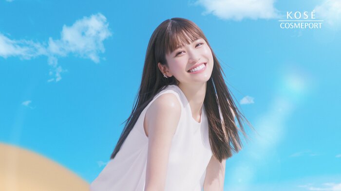 日差しに負けない、めるるのまぶしい笑顔