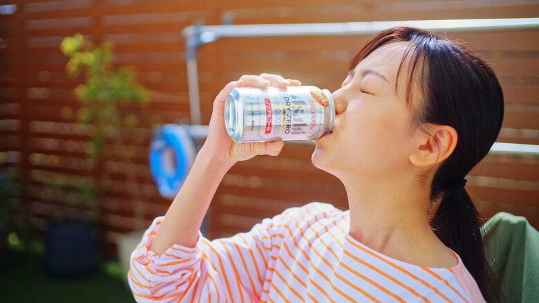 “ノンアル”が身近にあると飲酒量が減ると判明…生活習慣を変えなくても「置き換わり」に？調査した准教授に理由を聞いた｜FNNプライムオンライン