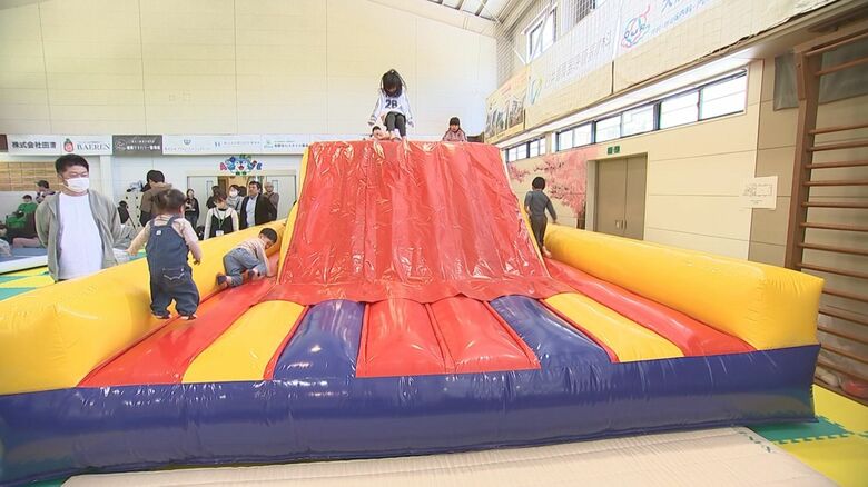 室内遊び場「ASOBASE」大盛況　盛岡市にオープン　岩手県｜FNNプライムオンライン