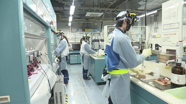 処理水に含まれるトリチウムの濃度などを測定する「分析室」