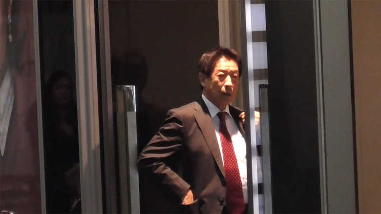 塩崎恭久行政改革本部長(11月26日午後9時前・銀座)