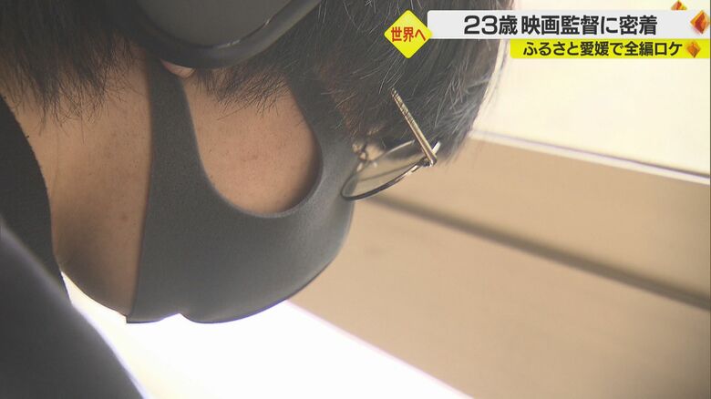 指揮をとる映画監督・西山将貴さん