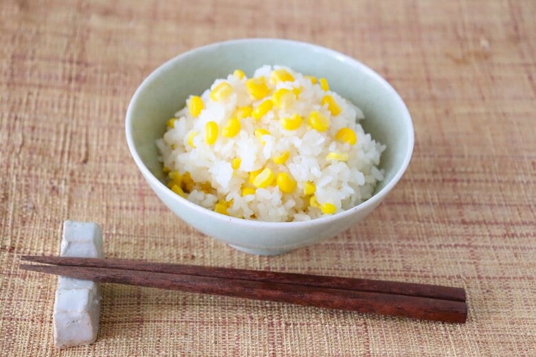 シンプルな味付けで旬の味覚を楽しむ「塩バターとうもろこしご飯」