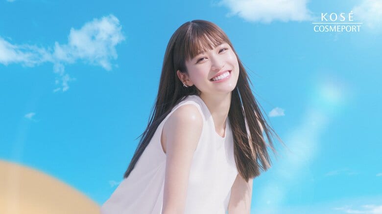 日差しに負けない、めるるのまぶしい笑顔