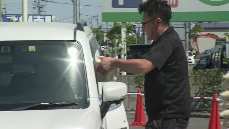 ドライブスルー方式の販売も