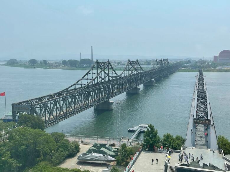 北朝鮮と橋で繋がる遼寧省・丹東　ここでも多くの北朝鮮の人たちが働いている