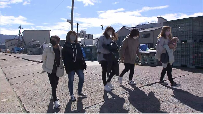 海女仲間と門木さん