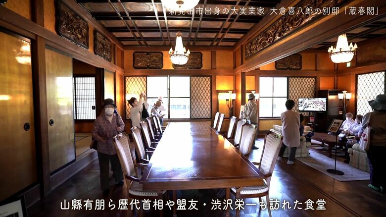 食堂の床も寄木張り