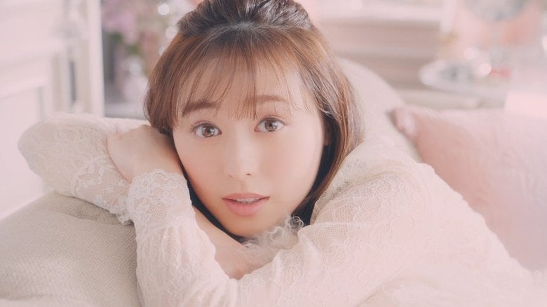 福原遥の“みつめ顔”に心奪われる…「大好き」な気持ちたっぷりの表情にカメラマンも…
