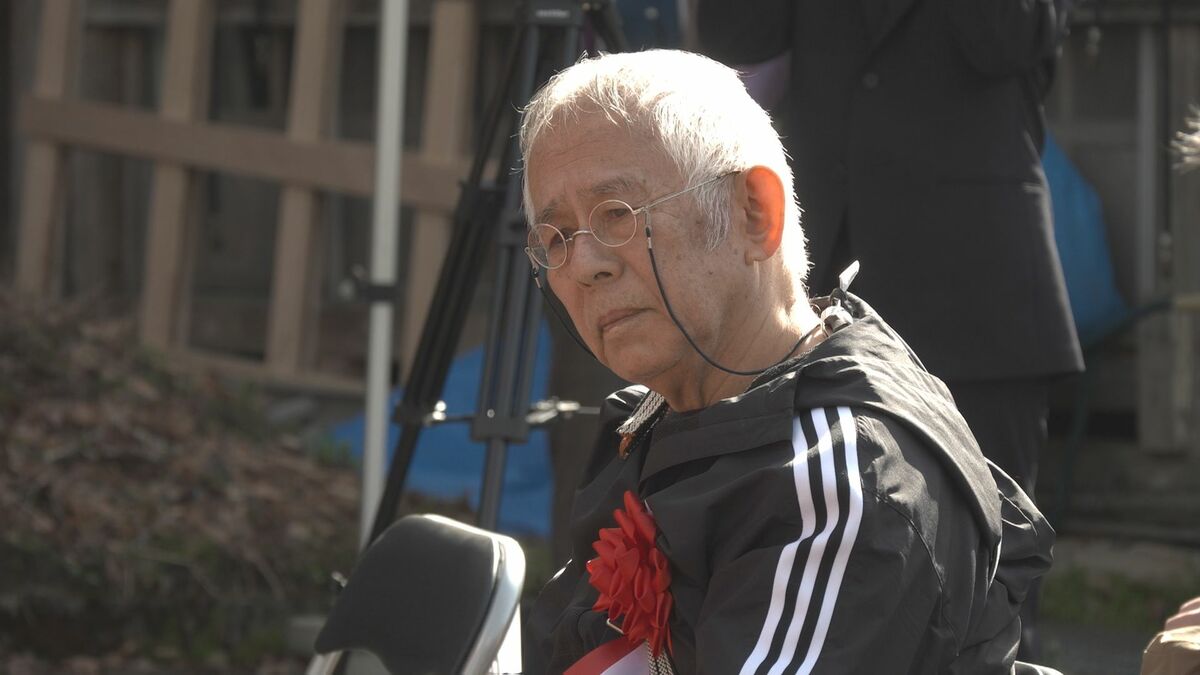 鈴木敏夫氏によるテープカットの儀式