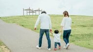障害児の親は仕事をあきらめるべき? 介助者、コーディネーター、代弁者…「親」以上の役割に疲弊