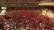 カラフルな粉と水しぶきに包まれる人々　インドの春祭り「ホーリー」今年も大にぎわい！　豊作祈願の伝統行事