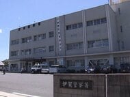 自転車の94歳男性が22歳女子大学生運転の軽自動車にはねられ意識不明の重体 男性はヘルメット着用せず