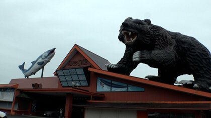 巨大クマとシャケはどうなる？「かに御殿」破産申請へ　北海道の名物スポットの突然の閉鎖に地元衝撃　負債総額3億2400万円