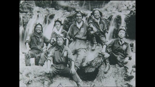 ベニヤ板の小型ボートで敵艦に突進…見つかった水上特攻艇“極秘写真