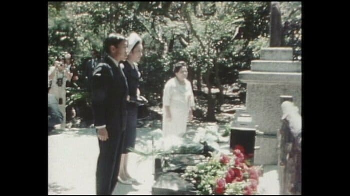 昭和50（1975）年7月　ひめゆりの塔にて（沖縄・糸満市）