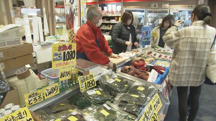 店内には宮城の特産品約1700種が並ぶ