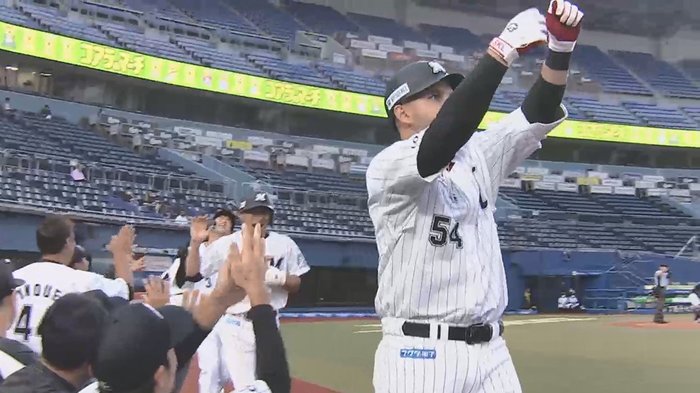 開幕5戦で早くも3貫!スシもアイスも大好きレアードの特大3ランでロッテ4連勝