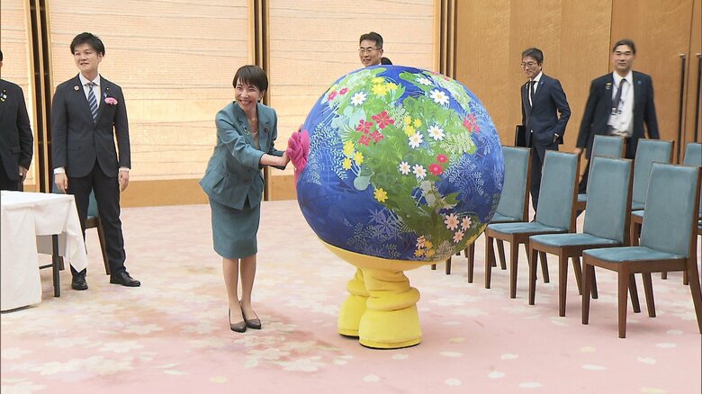 「トゥンクトゥンク」とハイタッチ　高市総理が国際園芸博の名誉会長に　「日本経済の成長のスイッチ押す機会に」｜FNNプライムオンライン