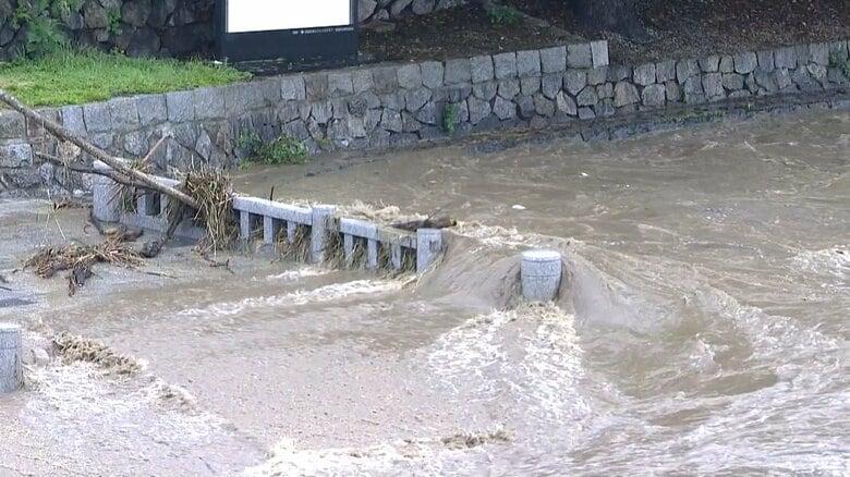 【台風情報】異例の“1日2台風”　ダブル台風があす関東を連続直撃か　通過後も前線影響で雨残る｜FNNプライムオンライン