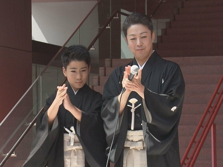 尾上菊五郎さんと菊之助さんが登場…名古屋の御園座で6年ぶりの“まねき上げ” 新型コロナの影響で長らく休止に｜FNNプライムオンライン