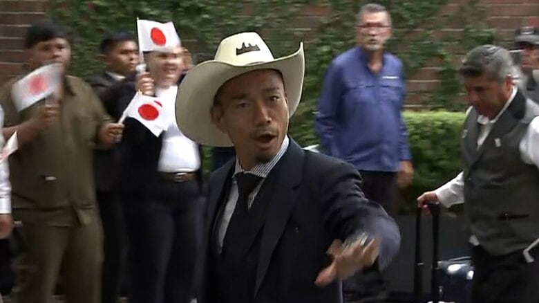カウボーイハットでメキシコ到着の長友佑都　「ブラボー」超える名言「出てくるかも」　5度目W杯へ「優勝しか考えていない」｜FNNプライムオンライン