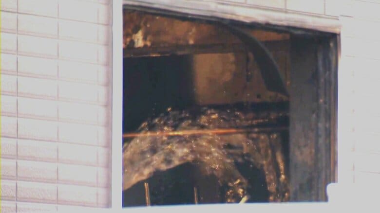 【速報】「窓から白煙が噴き出ている」札幌市北区の住宅から出火＿内部炎上するもケガ人の情報なし＜北海道札幌市北区新川＞｜FNNプライムオンライン