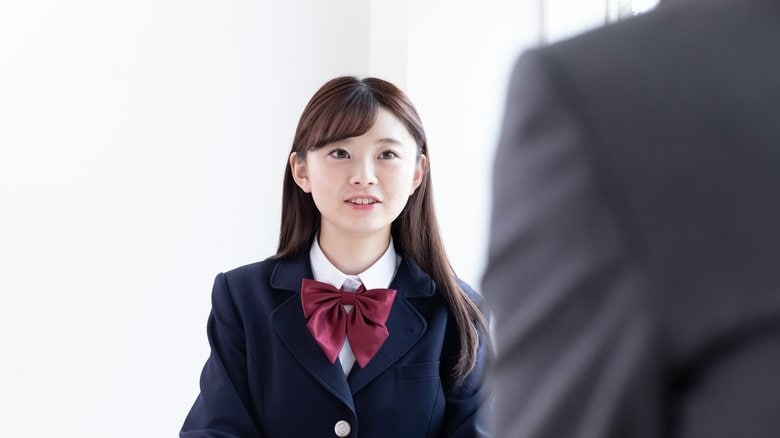 高校生は求人数が減少したものの求職者数に対しては十分多い状況だという(画像はイメージ)