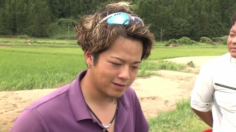 肩を落とす齋藤颯さん