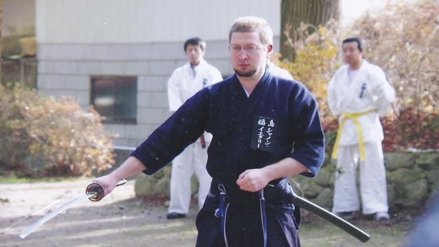 剣道は５段、居合道と杖道は４段、弓道は３段の実力者
