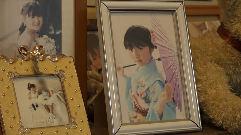 リビングに飾られている美咲さんの写真