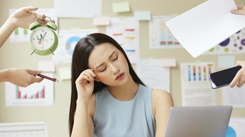 常に仕事のことを考える人もいるはず（画像はイメージ）