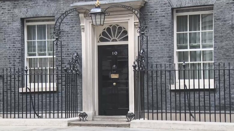 イギリス首相公邸の主になるのはどちらか？