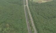 【続報・高速道近くの変死体】「高速道路から人みたいのが見える」80歳男性の遺体と判明_道路わきの金網フェンス構造物の間に”体が挟まれた状態”で発見<北海道千歳市・道央自動車道>