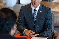 編集者VS有名出版社「一方的に契約を切られた」400万円超の損害賠償訴訟の行方…公取委「下請法違反の恐れ」指摘の“グレーゾーン”に司法判断