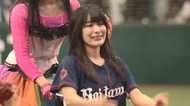 仮面女子 猪狩ともか「感無量」 車いすで始球式に