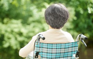 親を“捨てる”ことができますか? 毒親に育てられた子どもが直面する介護問題