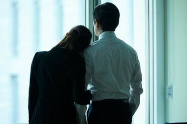妻はホテルで浮気したのか…男性と密会発覚し「瞑想していただけ」主張も裁判所が「不貞…